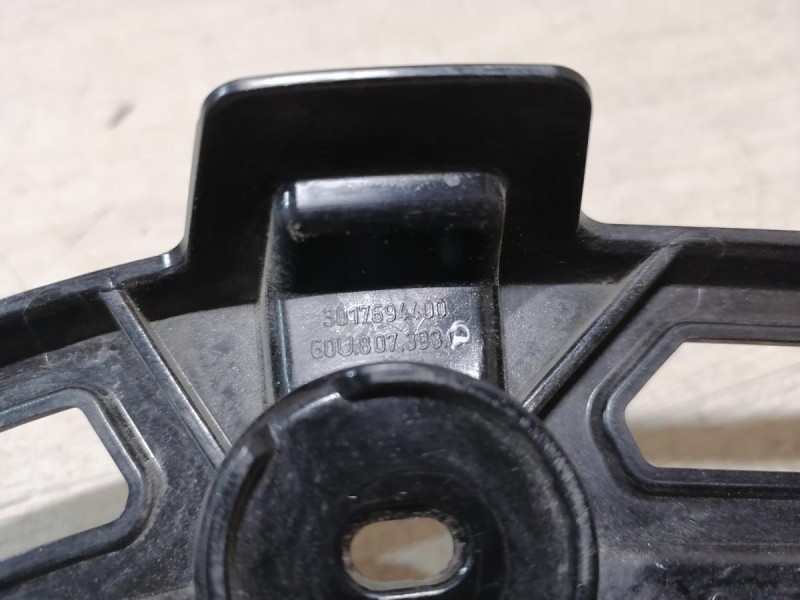 Rapid 2 крепление заднего бампера на крыло левое