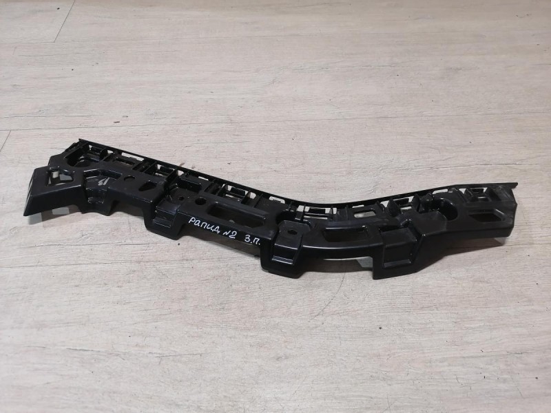 Rapid №2 крепление заднего бампера на крыло правое