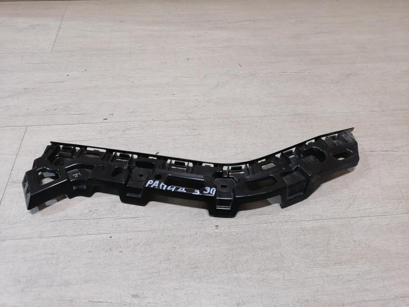 Rapid 2 крепление заднего бампера на крыло правое