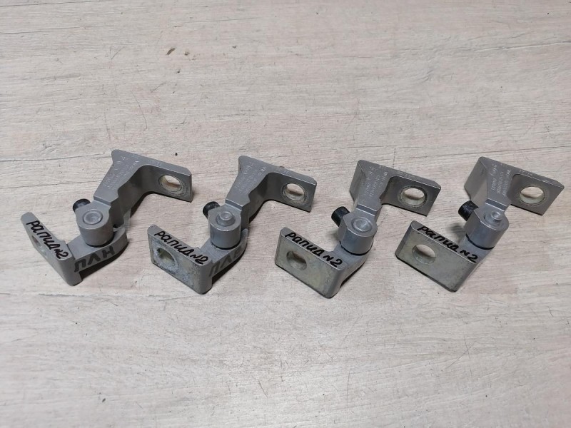 Rapid №2 петля двери левая