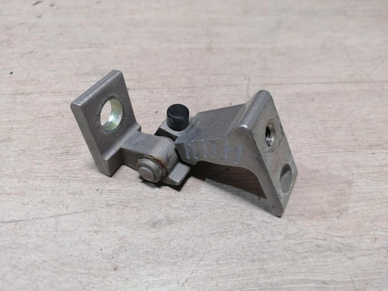 Rapid №2 петля двери правая