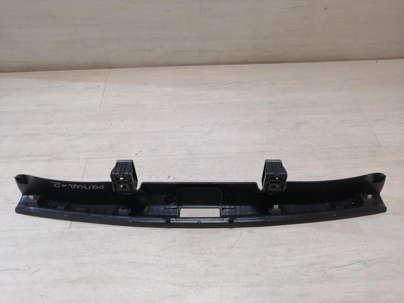 Rapid №2 обшивка задней панели накладка