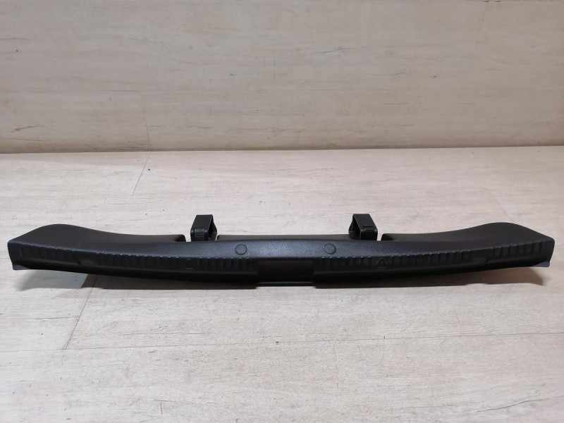 Rapid 2 обшивка задней панели накладка