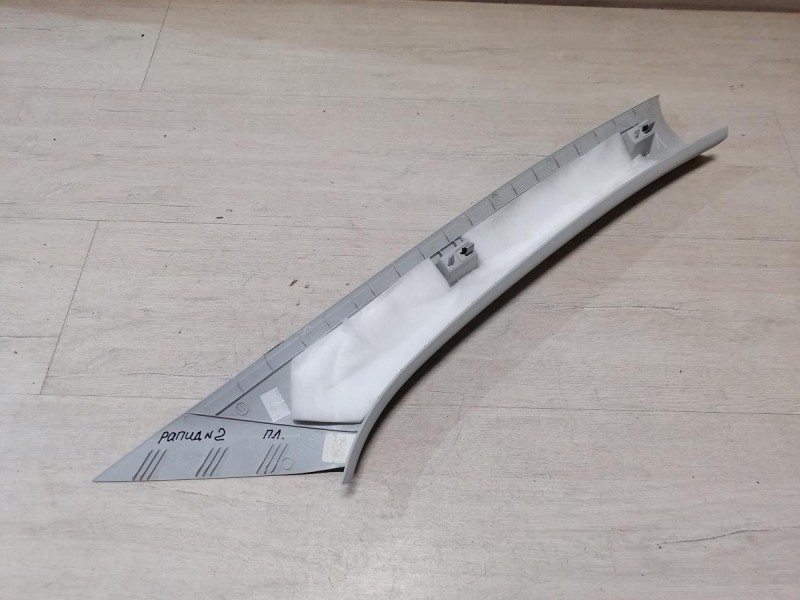 Rapid №2 обшивка передней стойки верхняя левая