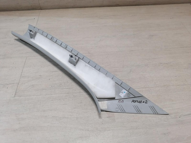 Rapid №2 обшивка передней стойки верхняя правая