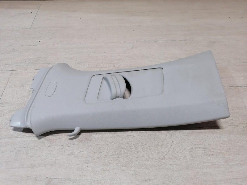 Rapid №2 обшивка средней стойки верхняя левая