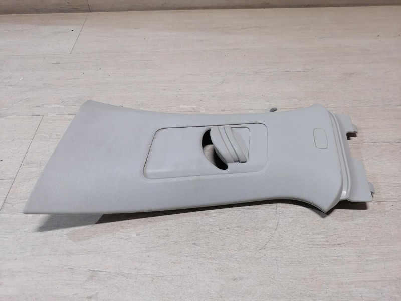 Rapid №2 обшивка средней стойки верхняя левая