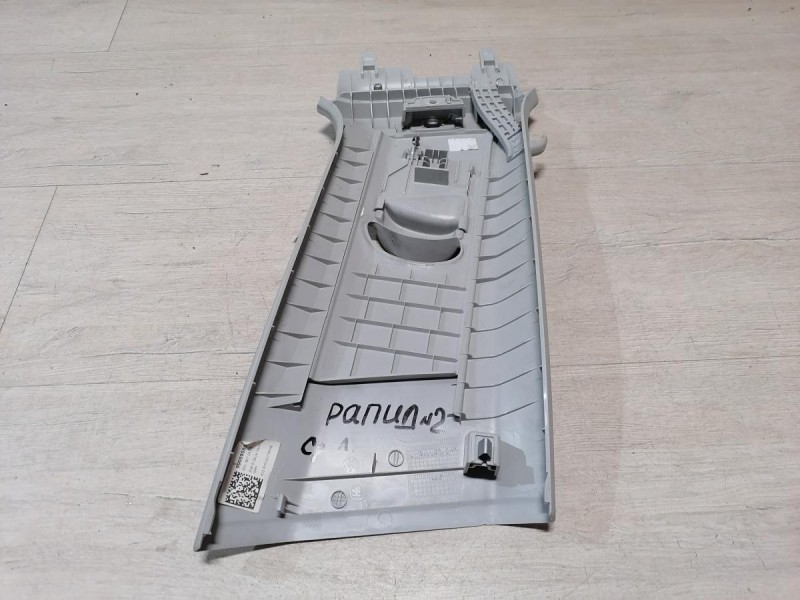 Rapid №2 обшивка средней стойки верхняя левая