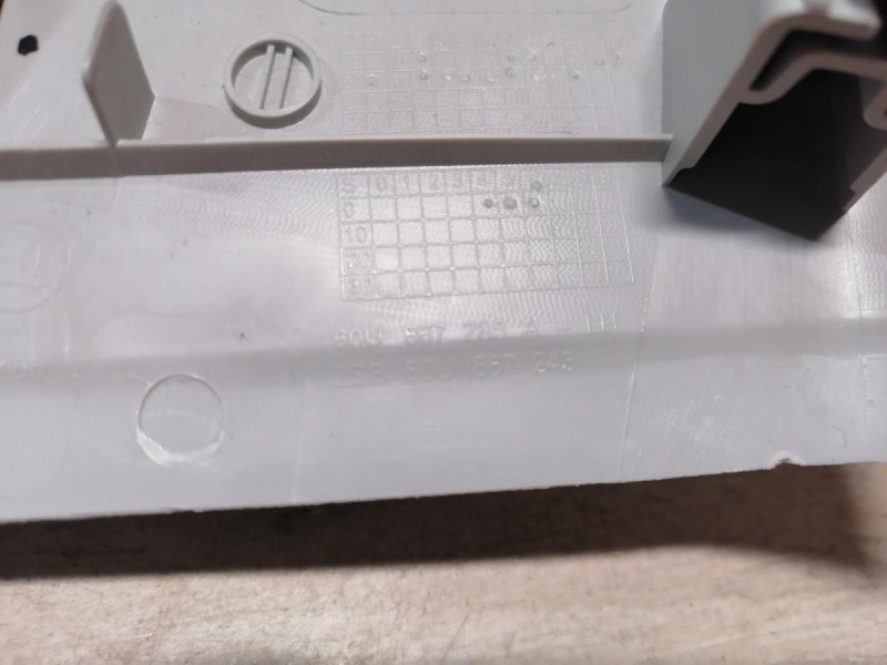 Rapid №2 обшивка средней стойки верхняя левая