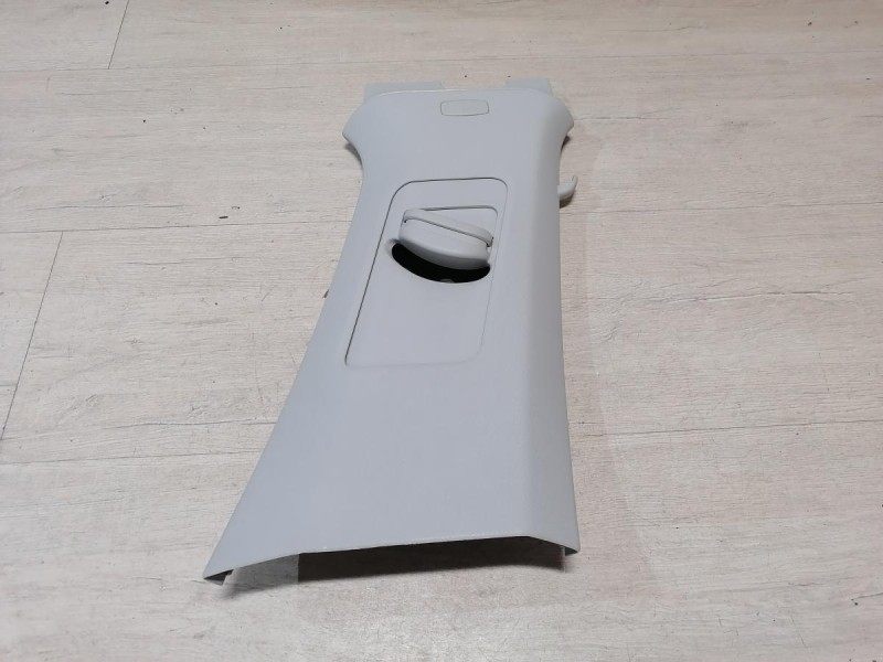 Rapid №2 обшивка средней стойки верхняя правая