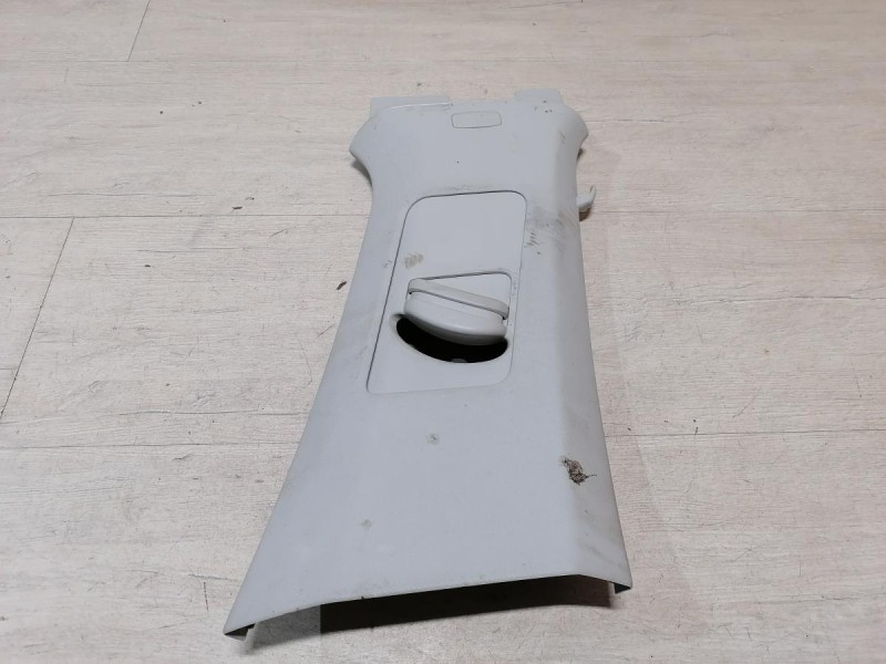 Rapid 2 обшивка средней стойки верхняя правая
