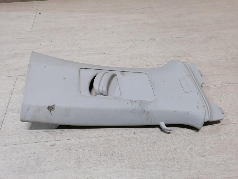 Rapid 2 обшивка средней стойки верхняя правая