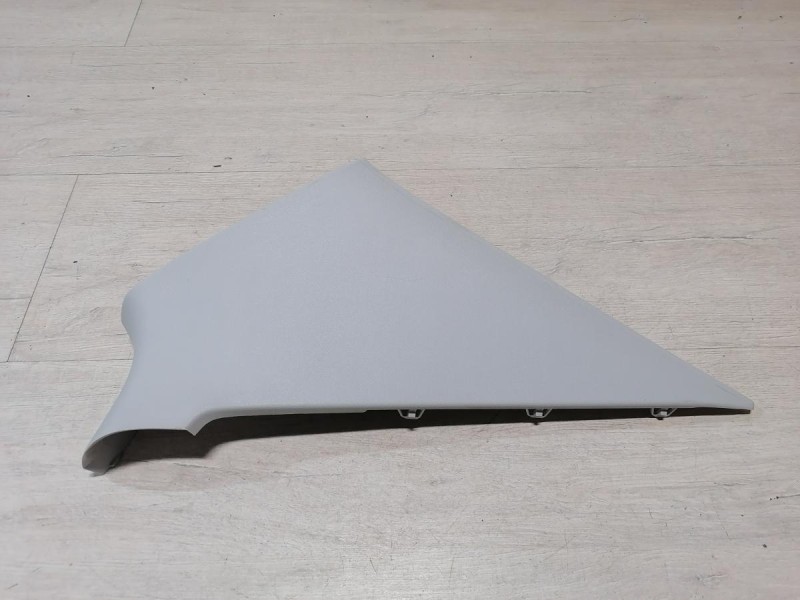 Rapid №2 обшивка задней стойки верхняя правая