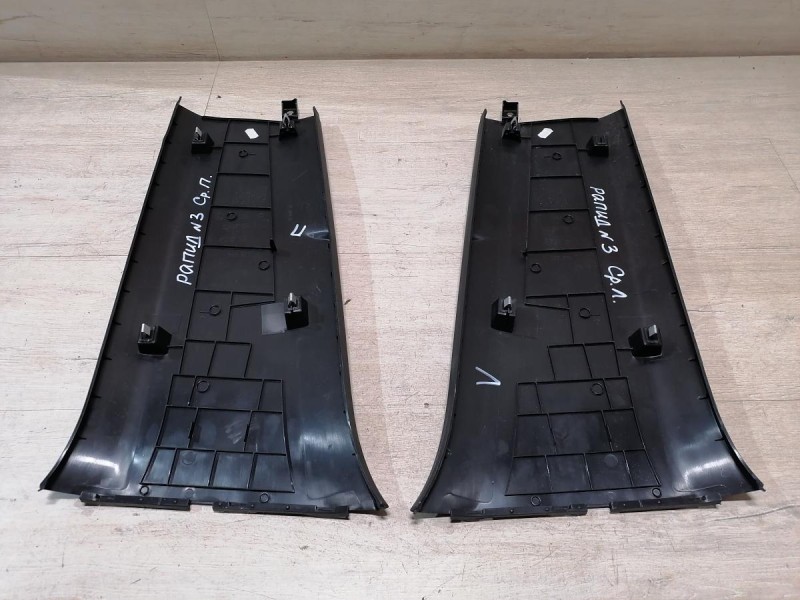 Rapid 2 обшивка средней стойки нижняя левая