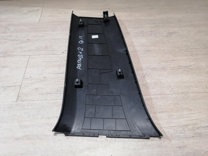 Rapid №2 обшивка средней стойки нижняя правая