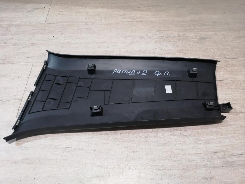 Rapid №2 обшивка средней стойки нижняя правая