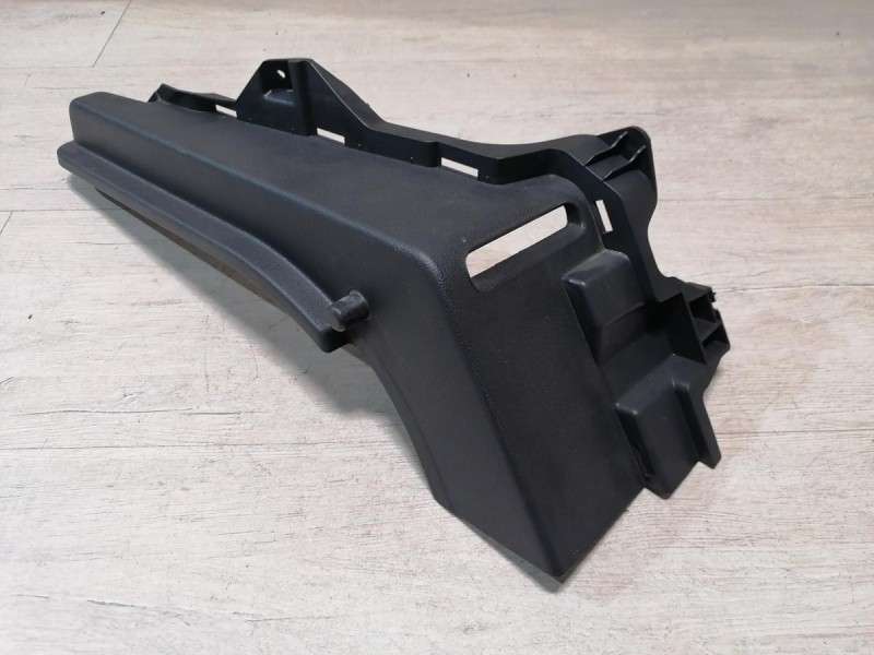 Rapid №2 обшивка задней стойки под полку левая