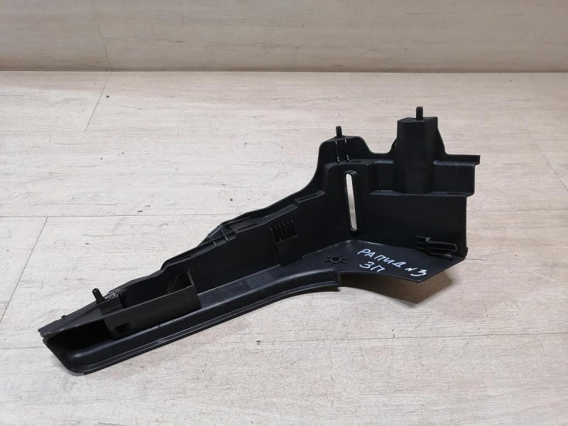 Rapid 2 обшивка задней стойки под полку правая