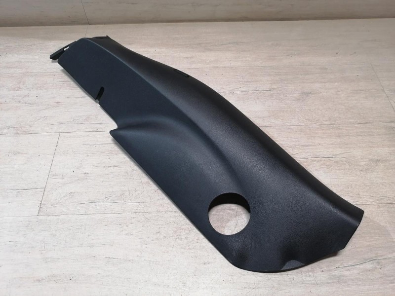 Rapid №2 обшивка задней стойки нижняя левая