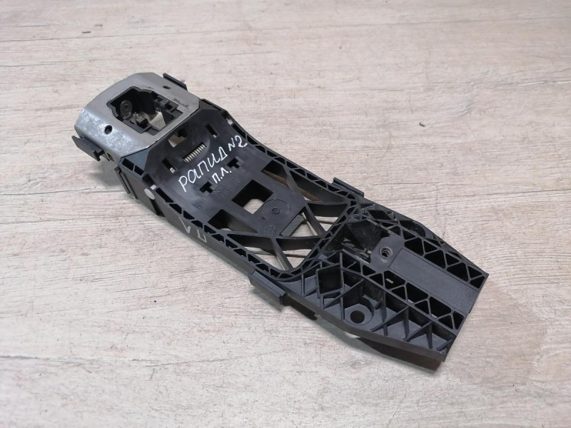 Rapid №2 кронштейн ручки двери передний левый