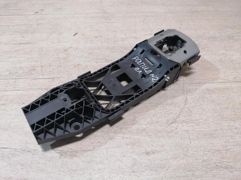 Rapid №2 кронштейн ручки двери передний левый