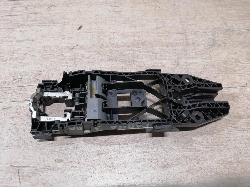 Rapid 2 кронштейн ручки двери передний левый