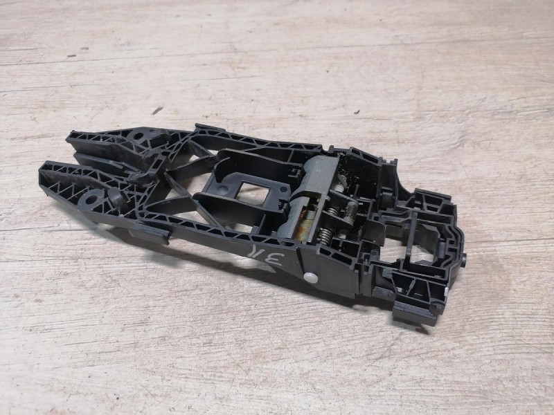 Rapid №2 кронштейн ручки двери задний левый