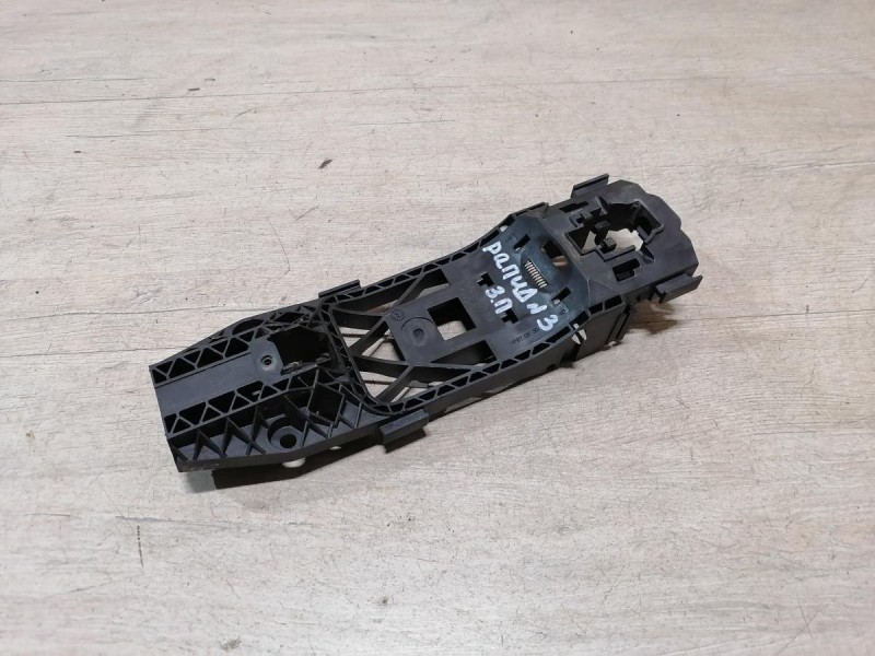 Rapid 2 кронштейн ручки двери задний правый