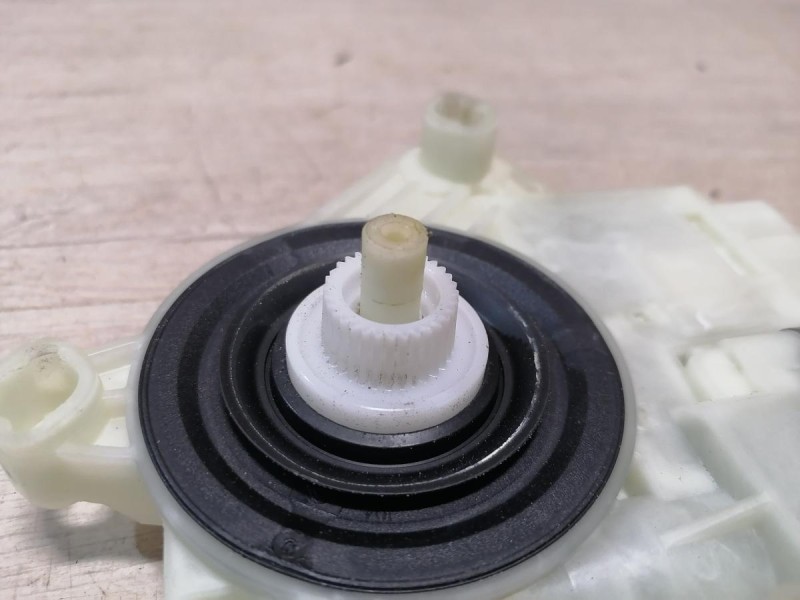 Rapid №2 моторчик стеклоподъемника передний левый