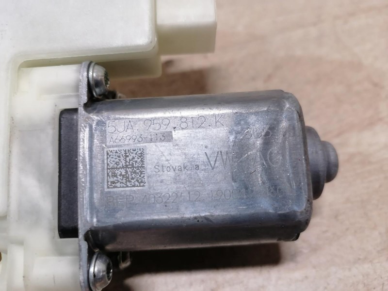 Rapid 2 моторчик стеклоподъемника передний правый