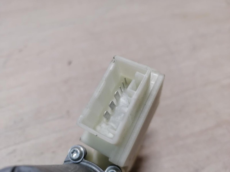 Rapid 2 моторчик стеклоподъемника задний левый