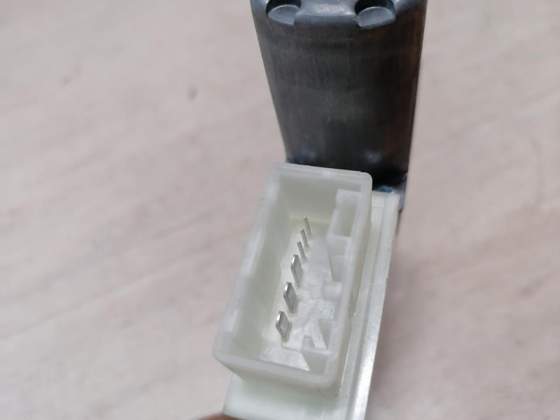 Rapid №2 моторчик стеклоподъемника задний правый