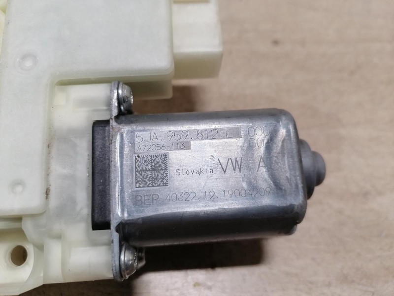 Rapid 2 моторчик стеклоподъемника задний правый