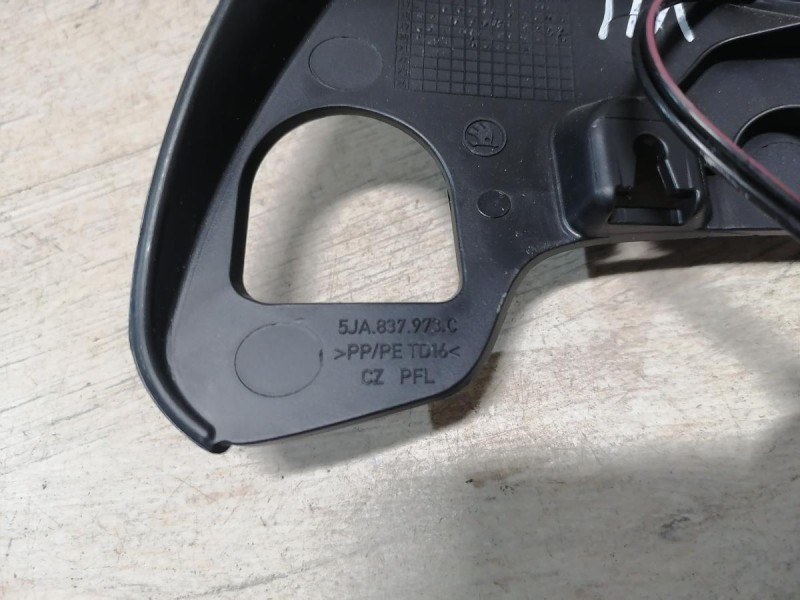 Rapid №2 заглушка зеркала с пищалкой левая