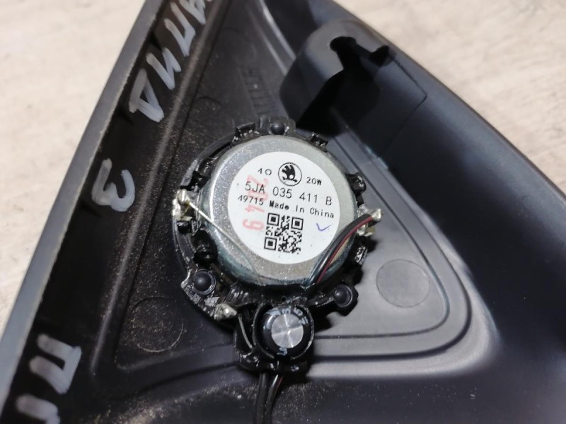 Rapid 2 заглушка зеркала с пищалкой правая