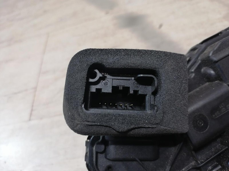 Rapid №2 замок двери передний левый