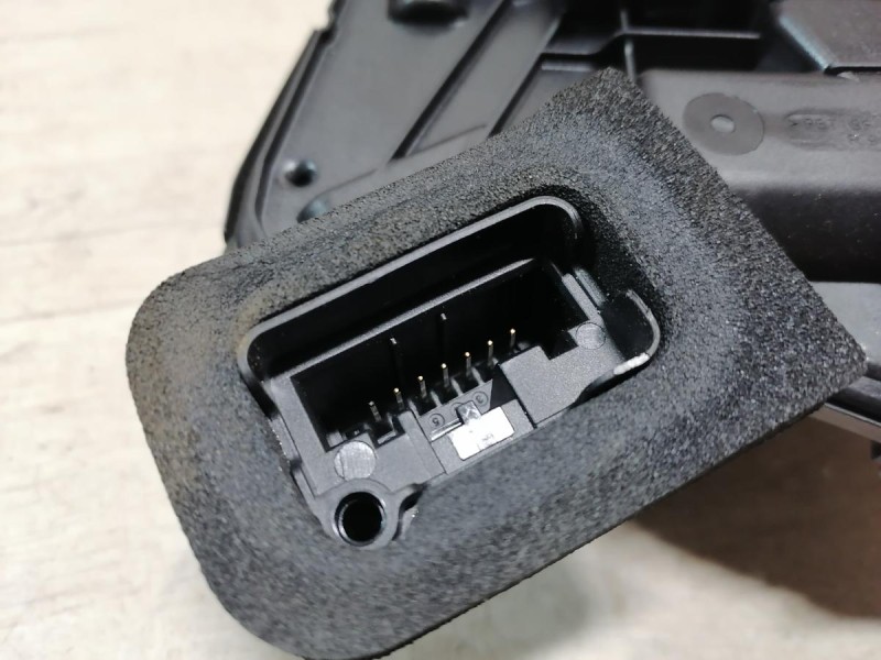 Rapid 2 замок двери задний правый