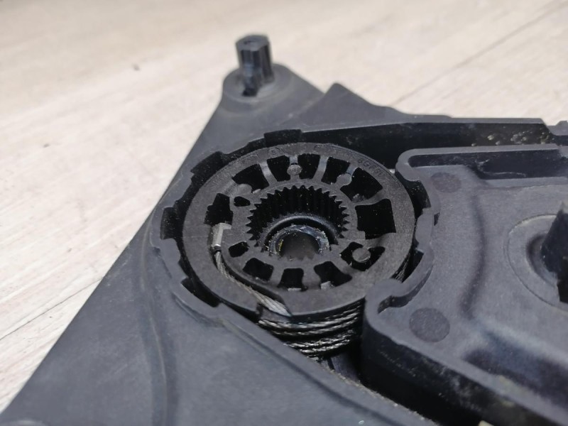 Rapid №2 стеклоподъемник передний левый