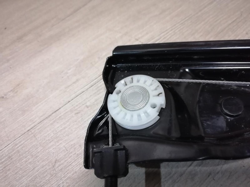 Rapid 2 стеклоподъемник передний правый