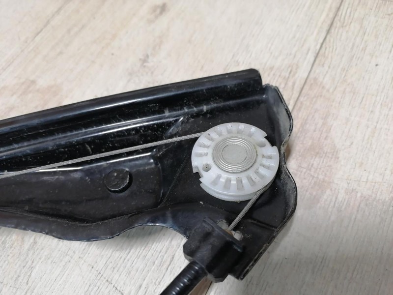 Rapid 2 стеклоподъемник передний правый