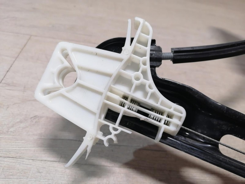 Rapid №2 стеклоподъемник задний правый