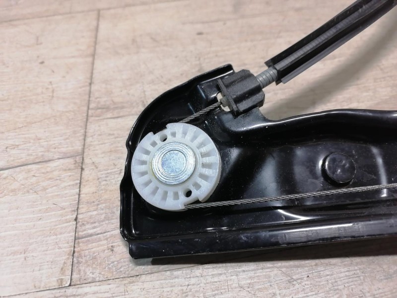 Rapid 2 стеклоподъемник задний правый