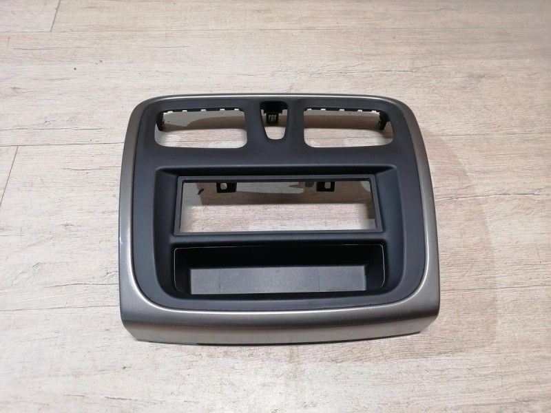 Logan №50 рамка под магнитолу 1 дин