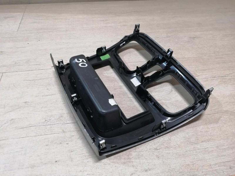 Logan №50 рамка под магнитолу 1 дин