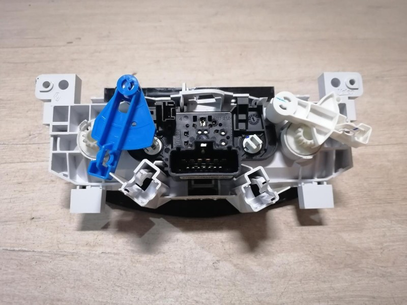 Logan №50 блок управления кондиционером