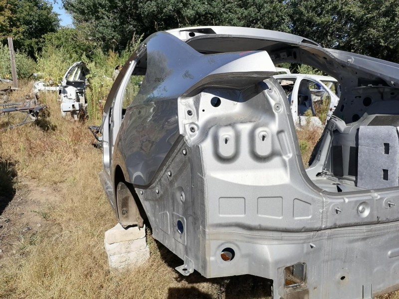 Logan №50 поводок дворника правый