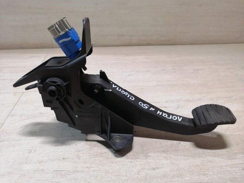 Logan №50 педаль сцепления