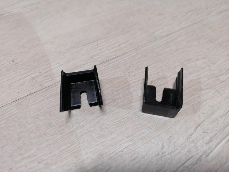 Rapid №2 накладка средней стойки наружная правая деф