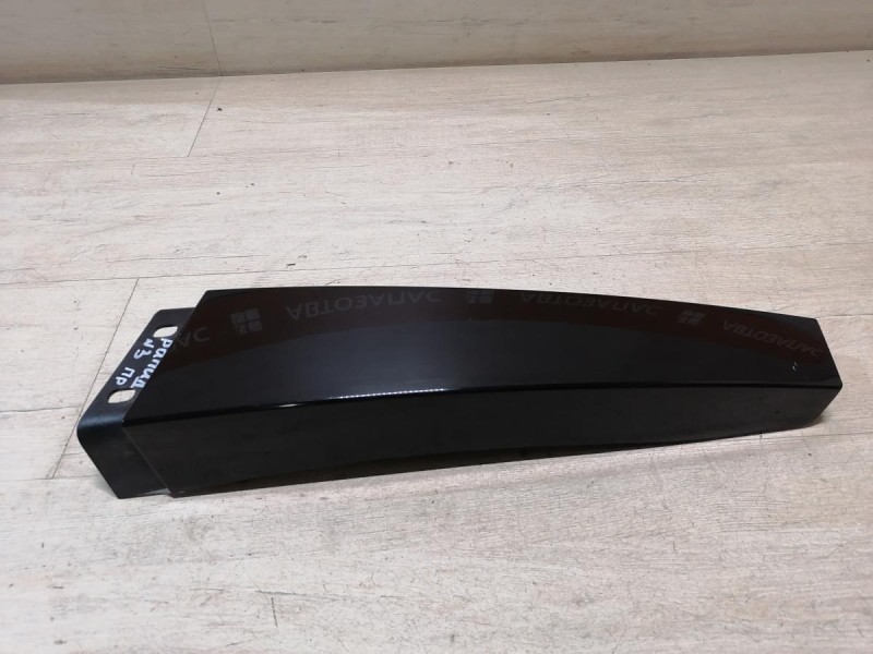 Rapid 2 накладка средней стойки наружная правая деф