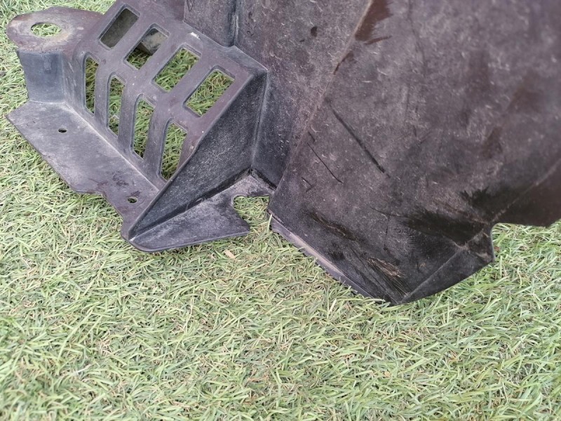 Logan №50 подкрылок передний левый деф